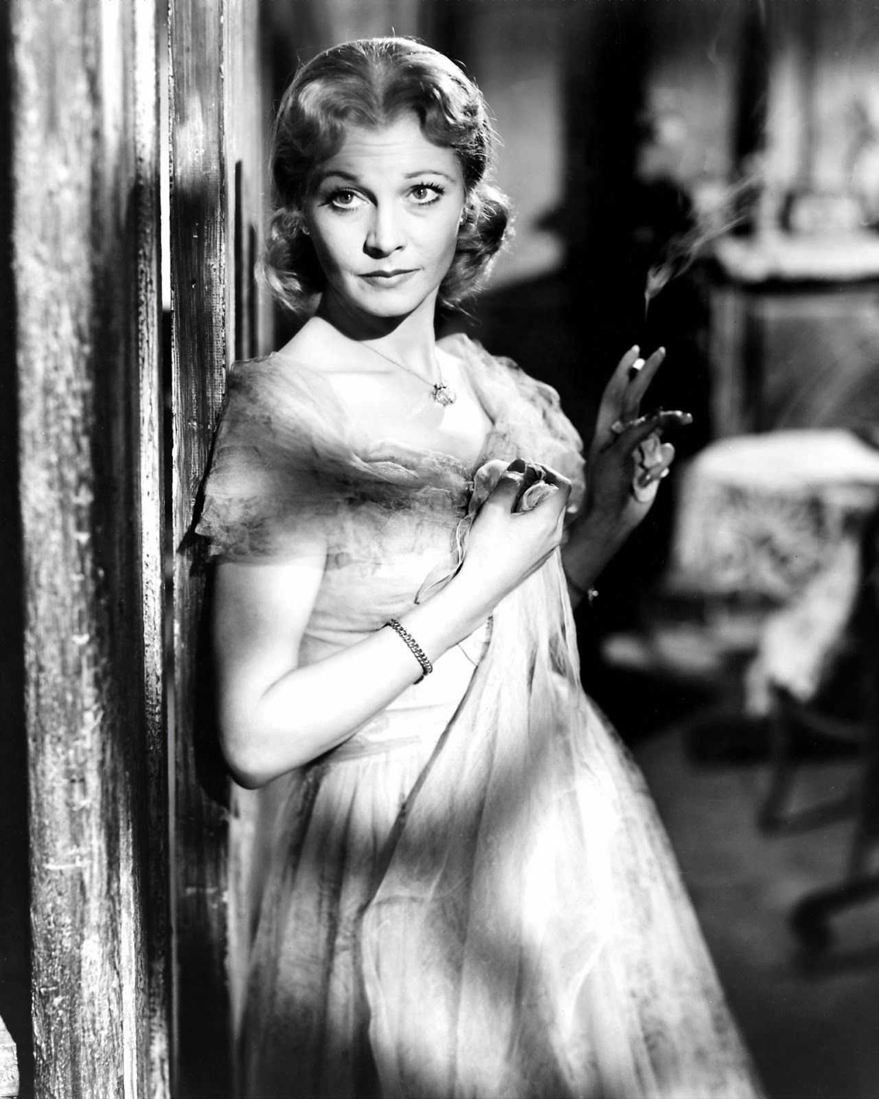 Blanche duBois is a weak, vulnerable and, ultimately, passive victim - by Camille Saunders