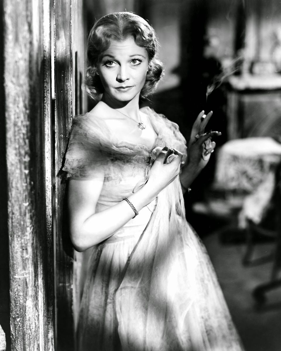 Blanche duBois is a weak, vulnerable and, ultimately, passive victim - by Camille Saunders